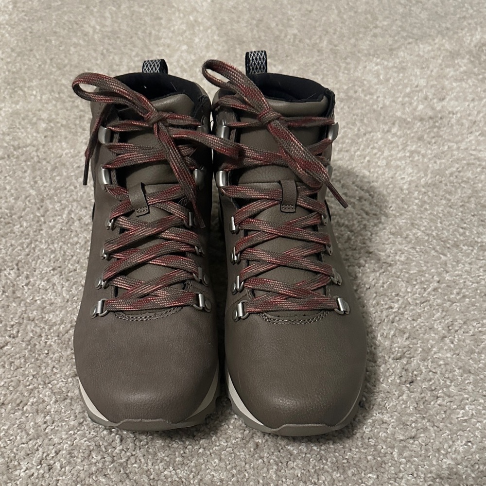 Merrell Women's Alpine Hiker Boot Taupe NWOB